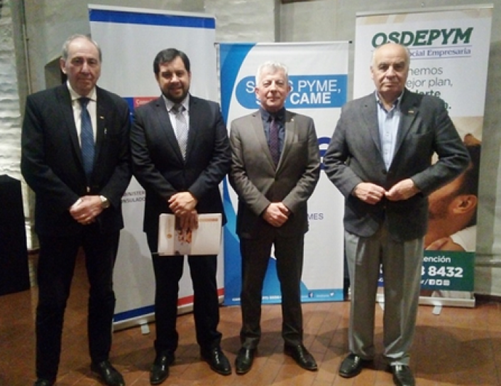 De izq. a der.: Juan Carlos Costa, coordinador de Rondas de Negocios CAME, Jos Antonio Carreo Fraile, presidente de la empresa Hind Pan, Jos Luis Lopetegui y Carlos Venier