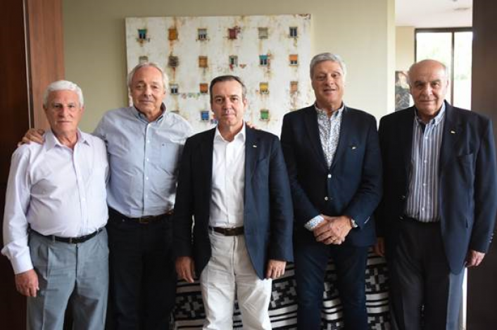 De izq. a der.: Vito Carmosino, Alfredo Cecchi, Pedro Cascales, Alberto Carletti y Carlos Venier