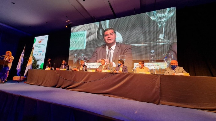 El gobernador Capitanich en el foro