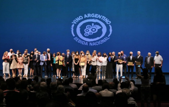 La entidad liderada por Garcs fue distinguida en el marco de los festejos del Vino Argentino, Bebida Nacional