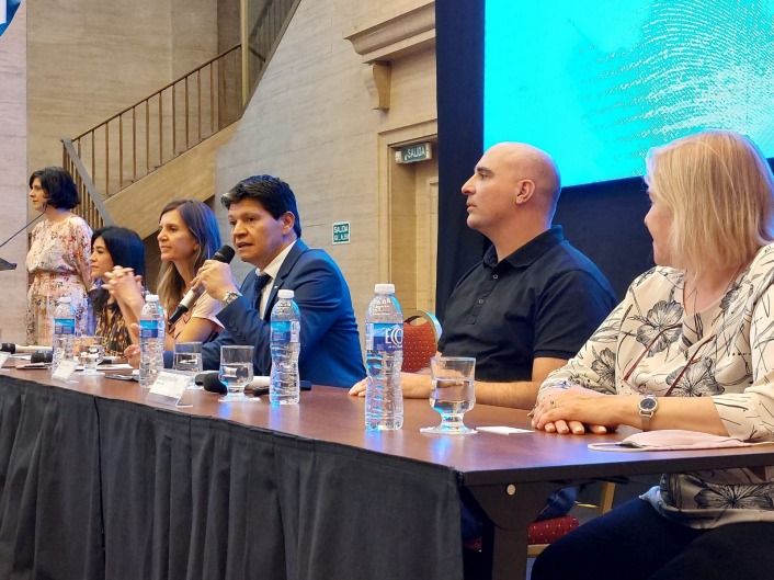 Gabriela Cortes, Fernanda Raverta, Alfredo Gonzlez, Santiago Fraschina y Claudia Fernndez