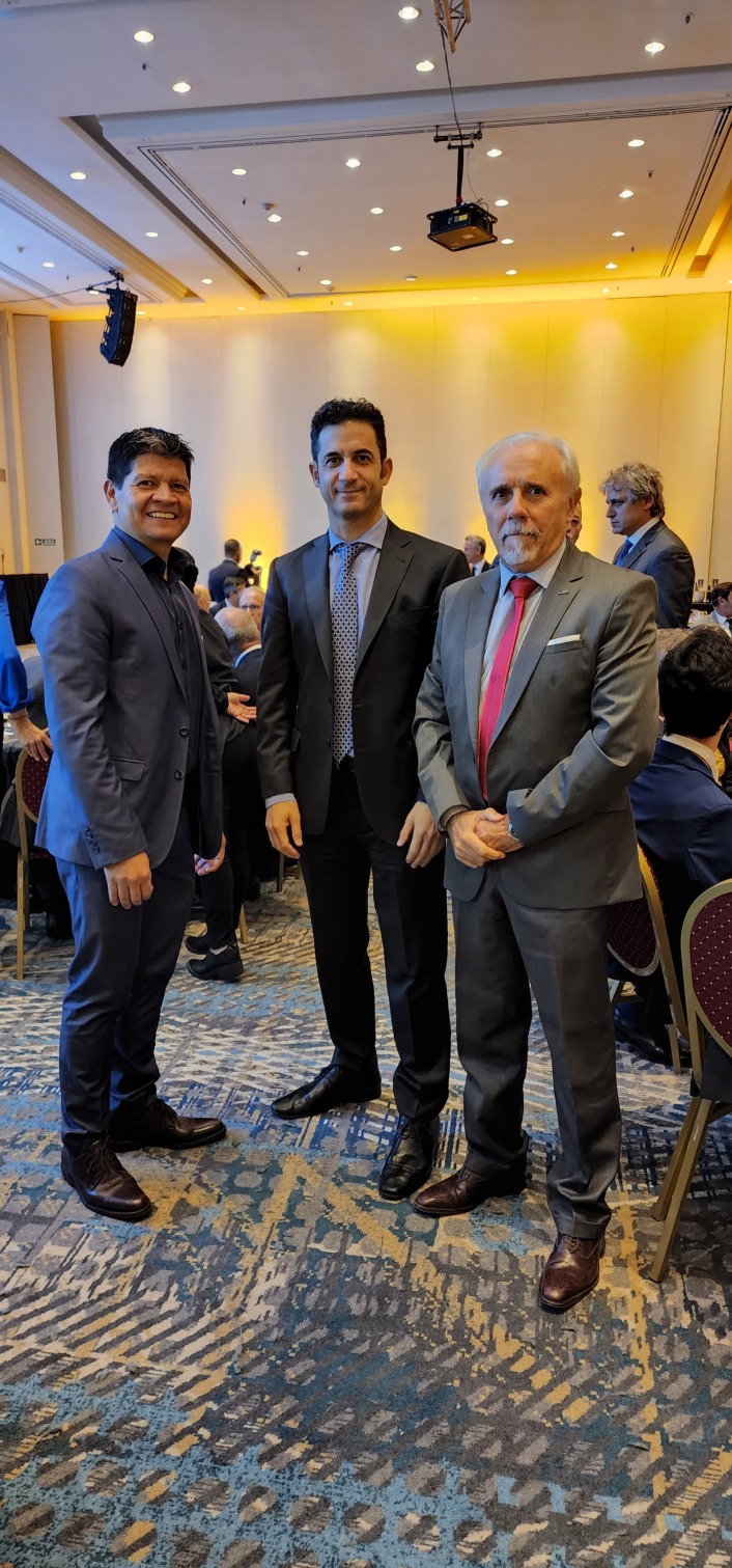 Alfredo Gonzlez junto al secretario de Comercio, Matas Tombolini, y Vicente Lourenzo.