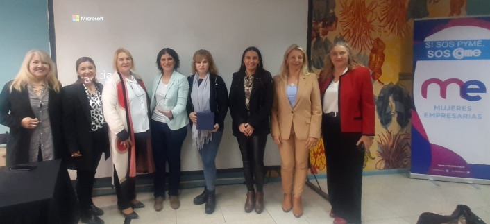 De izq. a der: Liliana Castro, Natalia Facciolo, Claudia Fernndez, vicepresidenta y Directora del Instituto Asegurador Mercantil; Yamila Zakhem; Miriam Giorgia, Elisabet Piacentini y Daniela Caggegi.