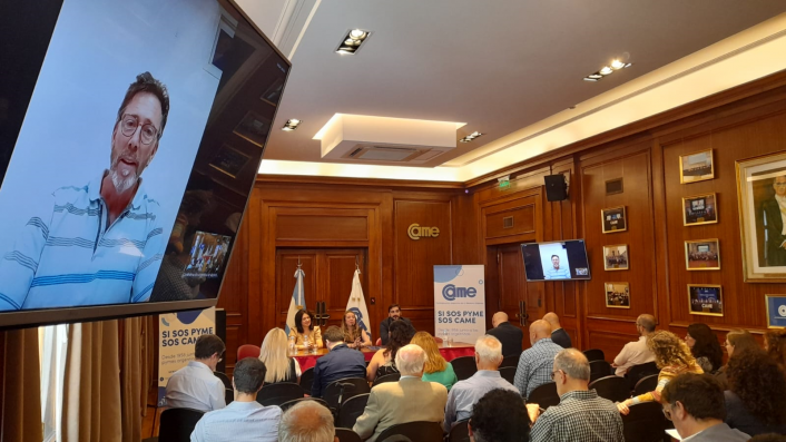 Gastn Raggio de AER, contando su experiencia en la aplicacin al ANR Fortalecimiento Institucional con el asesoramiento de FinanCAME. 