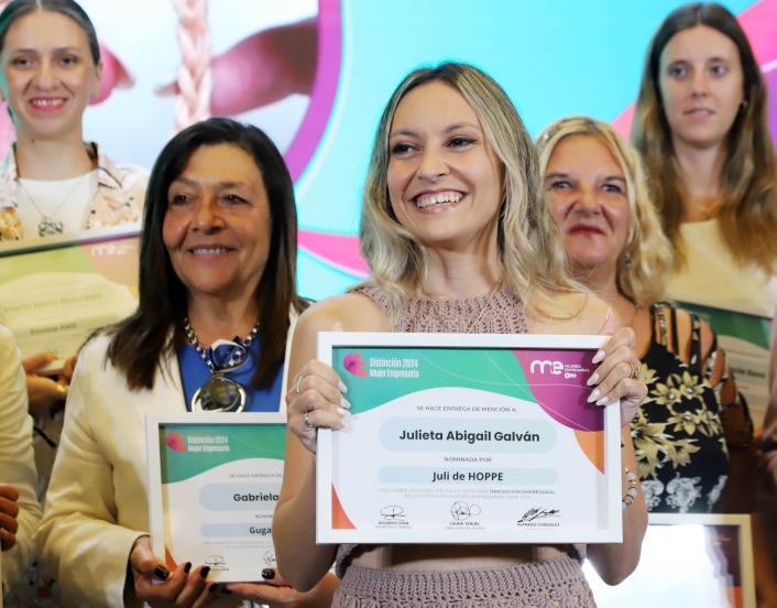 Julieta Abigail Galvn, ganadora en la categora Innovacin Empresarial